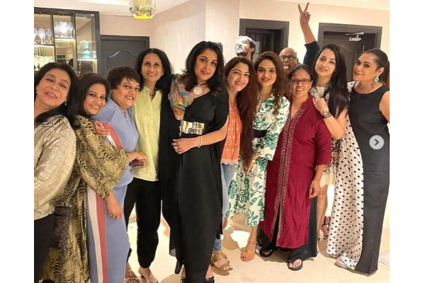 இன்ப அதிர்ச்சியில் உறைந்த நடிகை ரம்யா கிருஷ்ணன்! பார்ட்டியில் பிரபலங்கள் கொடுத்த சர்ப்ரைஸ்... லீக்கான வீடியோ | Krishnan Birthday Trisha Regina Cassandra Viral