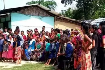 ஒரே குடும்பத்தில் 350 வாக்காளர்கள் - ஆடிப்போன அதிகாரிகள்!