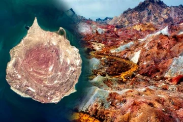 ருசித்து உண்ணப்படும் மண், மசாலா மலை, உப்பு தெய்வம்! எந்த நாட்டில் தெரியுமா?