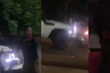 කුපිත වූ පෙම්වතා පෙම්වතියගේ නිවසට මෝටර් රථයෙන්  කඩා වැද සිදු කළ වැඩේ.. (VIDEO)