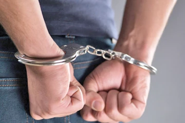 சட்டவிரோத வெளிநாட்டு வேலைவாய்ப்பு முகவர் நிலையம் முற்றுகை ; உரிமையாளர் கைது