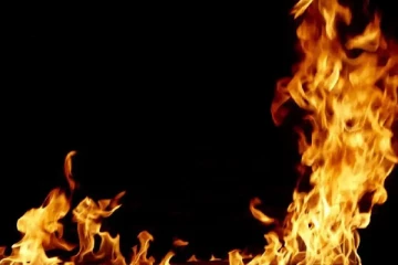 மனைவியை பெட்ரோல் ஊற்றி தீ வைத்து கொலை செய்த கணவன்