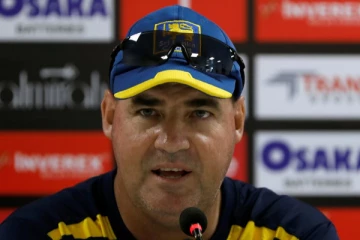 IPLலில் வீரர்கள் கலந்து கொள்ள தடை விதியுங்கள்: இங்கிலாந்து பயிற்சியாளர் பரபரப்பு பேச்சு