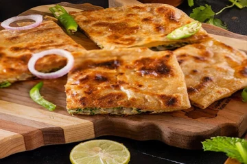 கோதுமை மா, முட்டை இருக்கா? ருசியான பரோட்டோ செய்து சாப்பிடுங்க