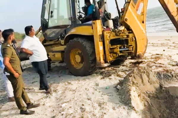 மன்னாரில் கரை ஒதுங்கிய கால்நடைகள் | India Joins Hands With The North For Relief Needs