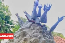 யாழ் பல்கலைக்கழக முள்ளி வாய்க்கால் நினைவுச்சின்னம் அழிப்பைக் கண்டித்து தமிழ் கனேடியர்கள் செய்துள்ள செயல்