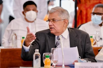 கோட்டாபய முன்னிலையில் கேள்விகளால் பசிலை திணறடித்த  ரணில்! சர்வகட்சி மாநாட்டில் நடந்தது என்ன? (Video)