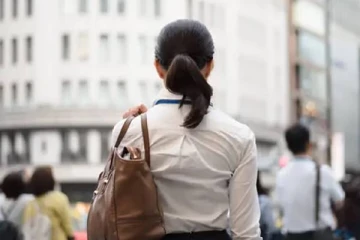 ‘நாய்’ என திட்டியதால் தற்கொலை செய்த பெண் - ரூ.90 கோடி இழப்பீடு!