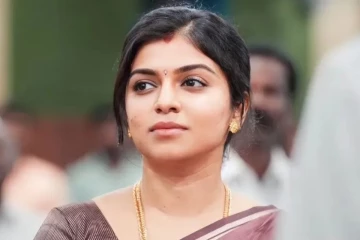 ஹோம்லி பொண்ணு, பிரபல நடிகை, டப்பிங் ஆர்டிஸ்ட் ரவீனாவா இது, செம க்ளாமர் உடையில்...