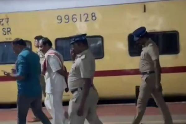 இந்து மக்கள் கட்சி தலைவர் அர்ஜூன் சம்பத் கைது : காரணம் என்ன? | Hindu Makkal Katchi Leader Arjun Sampath Arrested இந்து மக்கள் கட்சி தலைவர் அர்ஜூன் சம்பத் கைது : காரணம் என்ன? | Hindu Makkal Katchi Leader Arjun Sampath Arrested