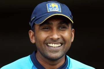 හෘදය සාක්ෂියක් ඇත්නම් මේ මරණවල වගකීම භාරගෙන ජනාධිපතිවරයා ඉවත්විය යුතුයි - මහේල ජයවර්ධන කියයි...(PHOTOS)