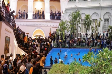 சுற்றுலா தளமாக மாறிய ஜனாதிபதி மாளிகை (Video)