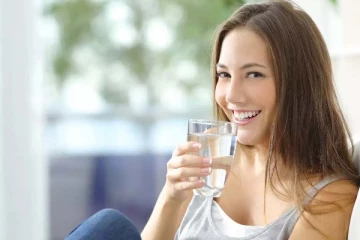 அளவிற்கு அதிகமாக தண்ணீர் குடிக்காதீங்க... அது ஆபத்தில் முடிமாம்