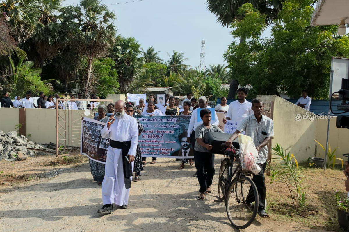 20 ஆண்டுகளாக மர்மம் நீடிக்கும் அல்லைப்பிட்டி அருட்தந்தை காணாமற்போன சம்பவம்: நினைவேந்தல் அனுஷ்டிப்பு | Pries Missing In The Middle Of Allaipitiya 20 ஆண்டுகளாக மர்மம் நீடிக்கும் அல்லைப்பிட்டி அருட்தந்தை காணாமற்போன சம்பவம்: நினைவேந்தல் அனுஷ்டிப்பு | Pries Missing In The Middle Of Allaipitiya