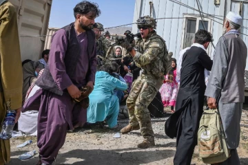 காபூல் விமான நிலையத்தில் துப்பாக்கிச் சண்டை! வெளியான பரபரப்பு தகவல்