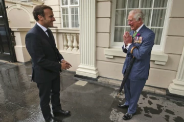 வன்முறைக்கு மத்தியில் மன்னர் சார்லஸின் பிரான்ஸ் பயணம் ஒத்திவைப்பு!