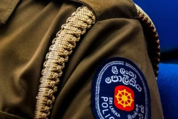 தென்னிலங்கையில் பெண்ணுடன் உல்லாசத்தில் இருந்த பொலிஸ் அதிகாரிக்கு அதிர்ச்சி