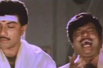 நடிகர் சத்யராஜ் குடும்பத்துடன் இருக்கும் கவுண்டமணி! யாரும் பார்த்திராத மிக அரிய புகைப்படம்....!