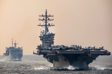 அதிநவீன போர் விமானங்களுடன் ஈரான் நோக்கி விரையும் அமெரிக்காவின் பிரமாண்ட கப்பல் ; அதிகரிக்கும் பதற்றம்