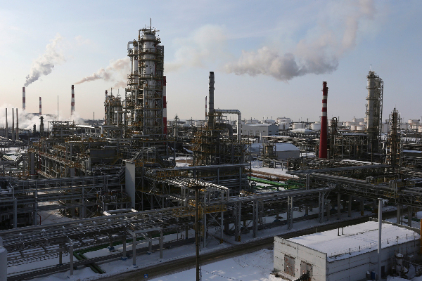 உக்ரைன் போர்: ரஷ்யாவின் கச்சா எண்ணெய்க்குத் தடை விதிக்க முடியாதது ஏன்? | Ukraine War Russian Crude Oil Impossible To Ban