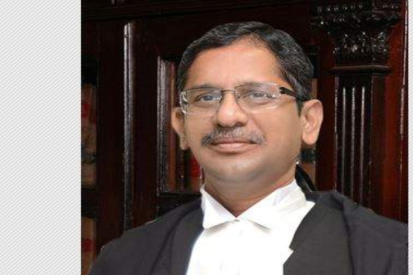 இந்தியாவின் அடுத்த தலைமை நீதிபதி? பெயரை பரிந்துரைத்தார் எஸ்.ஏ.பாப்டே | Sharad Arvind Bobde Next Chief Justice India இந்தியாவின் அடுத்த தலைமை நீதிபதி? பெயரை பரிந்துரைத்தார் எஸ்.ஏ.பாப்டே | Sharad Arvind Bobde Next Chief Justice India