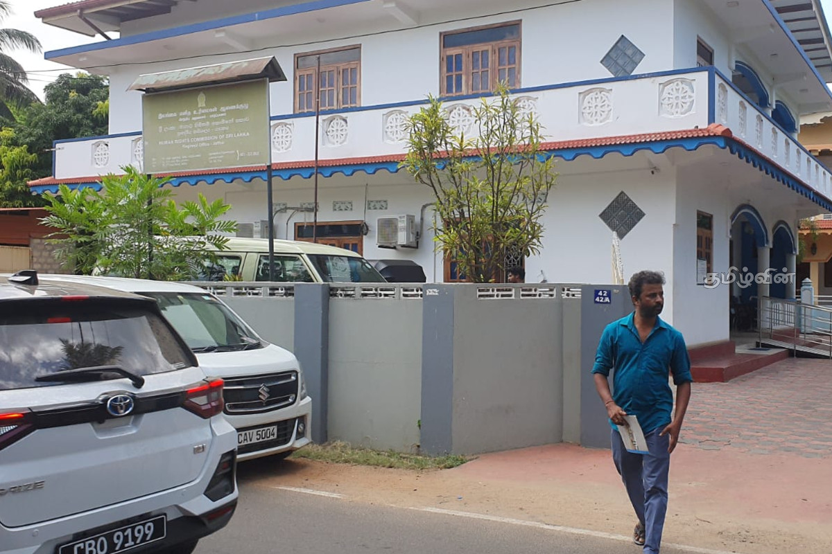 இலங்கை சுங்கத்திணைக்களத்துக்கு எதிராக தீபச்செல்வன் முறைப்பாடு - அழுத்தம் கொடுக்கும் சிங்கள எழுத்தாளர்கள் | Deepachelvan Files Complaint Against Customs