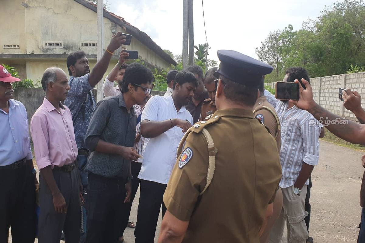 தையிட்டியில் பதற்ற சூழல்: விகாரை காணி விவகாரத்தில் உரிமையாளர்களுக்கு நிபந்தனை விதித்த பொலிஸார் | Tense Situation In Tahiti