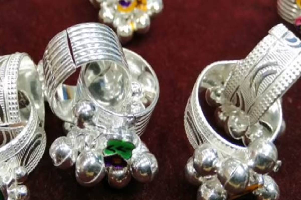 தங்கம் விலை அதிரடி சரிவு: சவரனுக்கு ரூ.1,080 குறைவு! | Today Sept 24Th Gold And Silver Price In Chennai