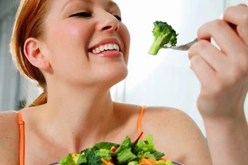 அளவுக்கு அதிகமாக இந்த பச்சை காய்கறிகள் சாப்பிட்டால் பக்க விளைவுகளை ஏற்படுத்துமாம்! உஷாரா இருங்க