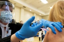 கொரோனா தடுப்பூசி விடயத்தில் தீவிர கண்காணிப்பில் கனடா