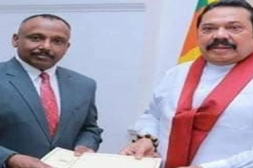 மகிந்த திருப்பதி செல்வதற்கு விமானத்தை ஏற்பாடு செய்த தமிழர்?(படங்கள்)