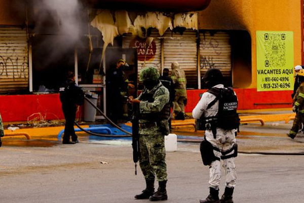 மெக்சிகோவில் இரு கும்பல்களுக்கிடையே பயங்கர மோதல்! | Terrible Conflict Between Two Gangs In Mexico