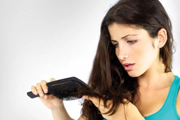 உங்க முடி நீளமாக அடர்த்தியாக கருகருன்னு வளரனுமா? இதோ சில அசத்தலான டிப்ஸ்