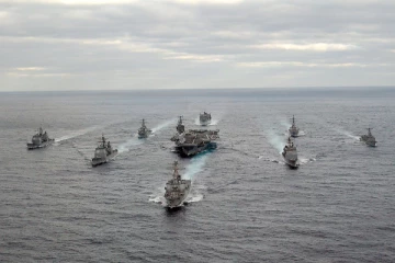 இஸ்ரேலுக்கு ஆதரவாக படையெடுக்கும் அமெரிக்க போர் கப்பல்கள்: உச்சமடையும் பதற்றம்