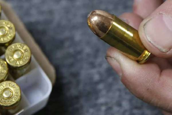 Indian Java Bullets இலங்கைக்கு தோட்டாவுடன் வந்த இந்திய பிரஜை ; அதிகாரிகள் அதிர்ச்சி - ஜே.வி ...
