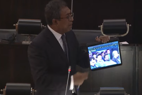 புறக்கணிக்கப்பட்ட சிங்களம் மற்றும் தமிழ் மொழிகள்.. சபையில் ஹர்ஷ டி சில்வா காட்டம்! | Sinhala Tamil Languages Ignored At Digital Economy