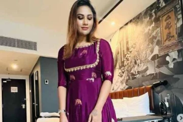 அட சீரியல் நடிகை மைனா நந்தினியா இது, பாம்பை என்ன செய்துள்ளார் பாருங்க- வைரலாகும் பதிவு