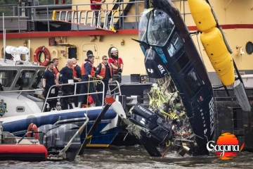 හදිසියේම ගඟට වැටුණු හෙලිකොප්ටරය - සියලු දෙනාම මිය ගිහින්