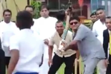 සජිත් ක්‍රිකට් පිත්ත අතට ගෙන දස්කම් පෙන්වයි - අලුත් ඛේදවාචකය ගැනත් කියයි.. (VIDEO)