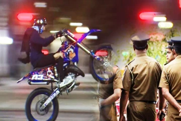 மோட்டார் சைக்கிளில் சாகசம் காட்டிய இளைஞர் குழு கைது