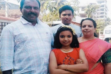 காது துளையின்றி பிறந்த குழந்தை: மகளின் சிகிச்சைக்காக 10 ஆண்டுகள் போராடிய பெற்றோர்