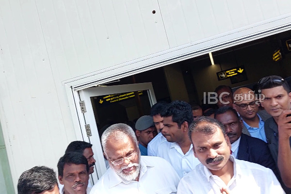 யாழில் சற்று முன்னர் வந்திறங்கிய இந்திய உயர்மட்டக் குழு! | Indian Ministers Visit To Jaffna Palaly Today