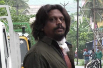 குற்றவாளியை பிடிக்க முயன்ற போலீசார்! கழுத்தை அறுத்துக்கொண்டதால் பரபரப்பு