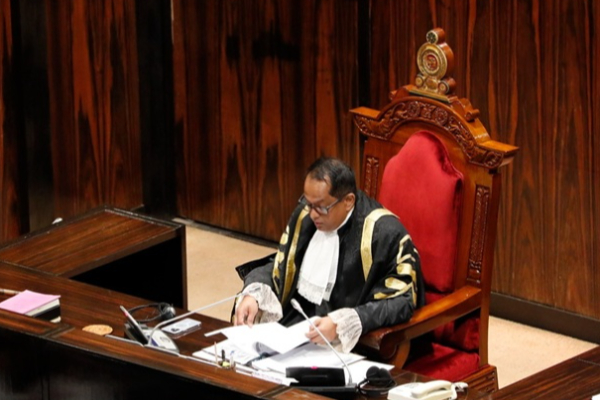 நாடாளுமன்ற உறுப்பினர்களை எச்சரித்த சபாநாயகர்..! | Speaker S Warning To Members Of Parliament