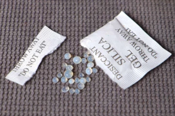 புதிய பொருட்களில் இருக்கும் இந்த பாக்கெட்டை இனி தெரியாமகூட கீழ போட்றாதீங்க!