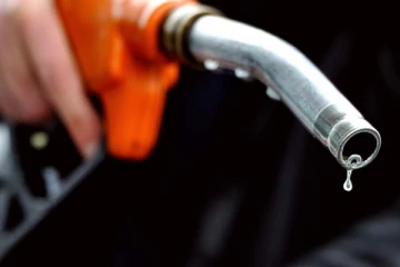 ඉන්ධන මිලෙහි දැනෙන වෙනසක් ජනතාවට..