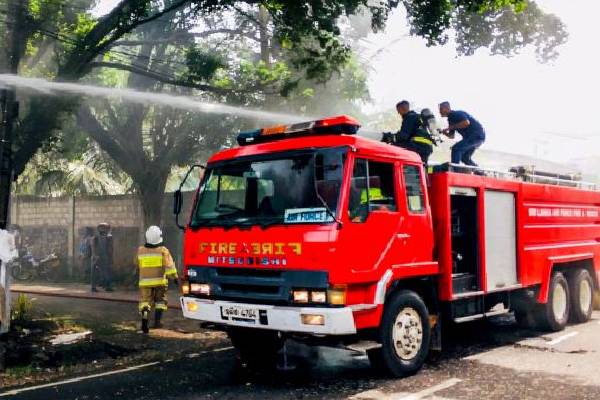 அங்கொடை IDH பகுதியில் தீ விபத்து ; காரணம் இன்னும் மர்மம் | Fire Breaks Out At A Commercial Center In Idh Area
