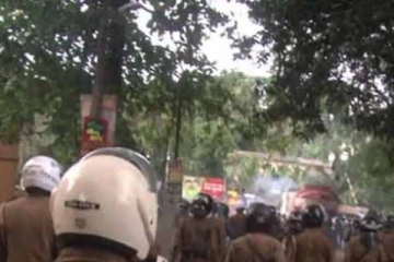 පොලිස් වෙඩි පහරින් මියගිය ලක්ෂාන්ගේ අවසන් කටයුතු හෙට - ත්රිවිධ හමුදාව කැදවා ආරක්ෂාවත් තර කෙරේ..!