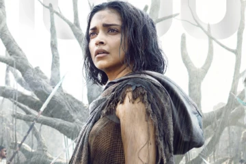 வெளியேறிய தீபிகா படுகோன், அந்த இடத்தை பிடித்த 43 வயது நடிகை? அவர் சம்பளம் ரூ. 30 கோடி