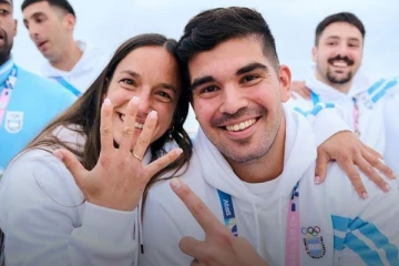 2024 பாரிஸ் ஒலிம்பிக்கில் திருமண நிச்சயம் செய்த முதல் காதல் ஜோடி!